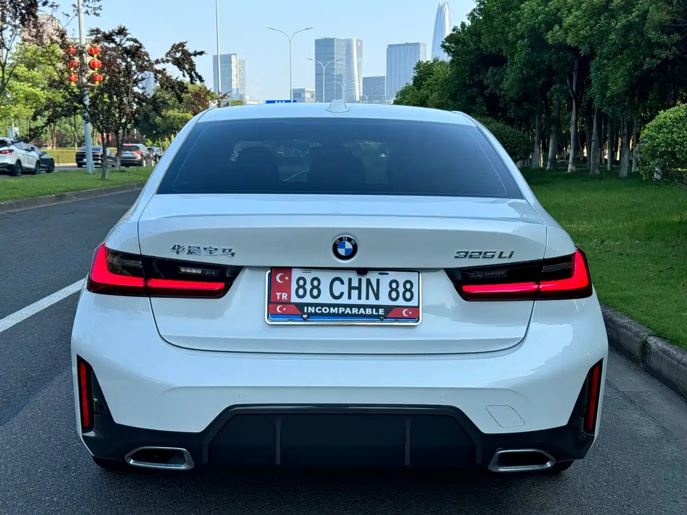 BMW 3 Series 2023 325Li M Sport Package фото 10