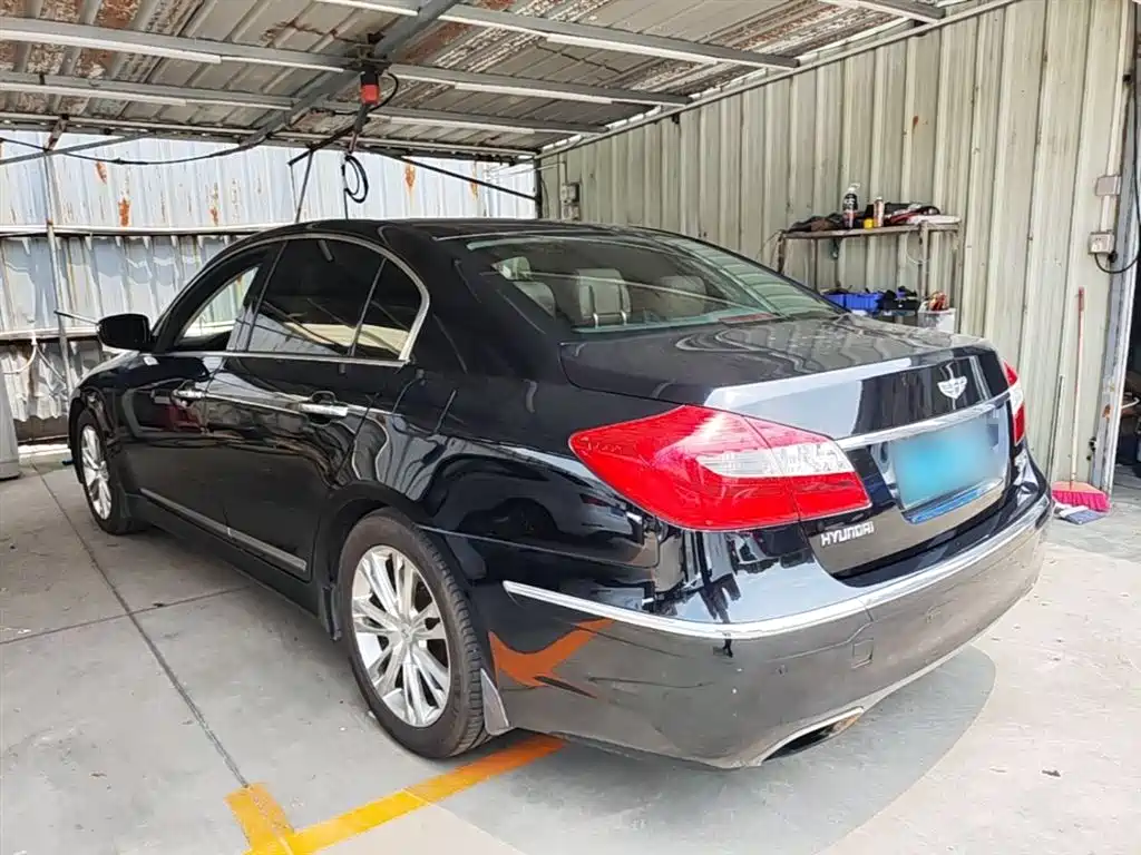 Hyundai Genesis 2012 3.0L GDI Luxury фото 5