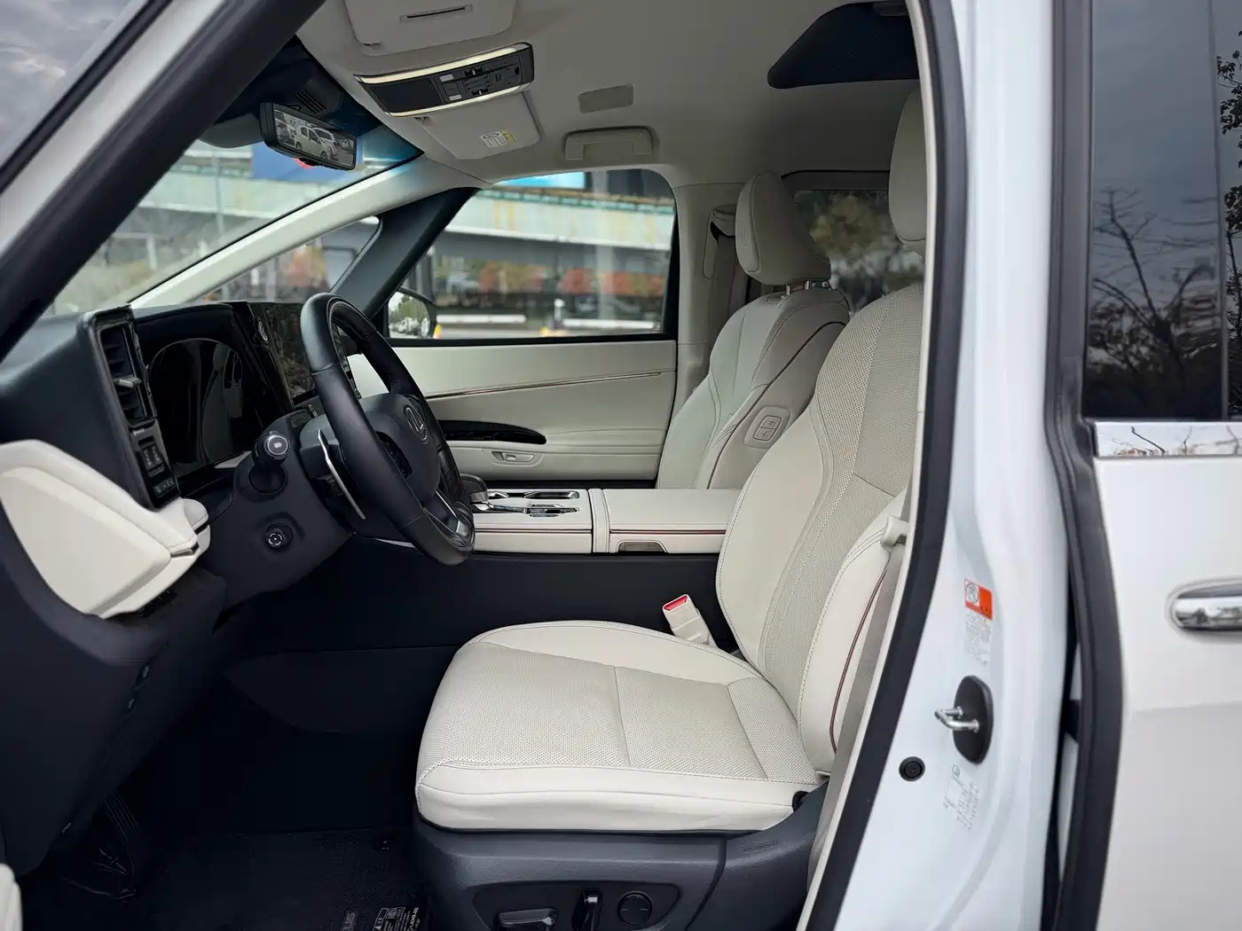 Lexus LM 2023 350h 7-Seater Elegance Edition фото 12