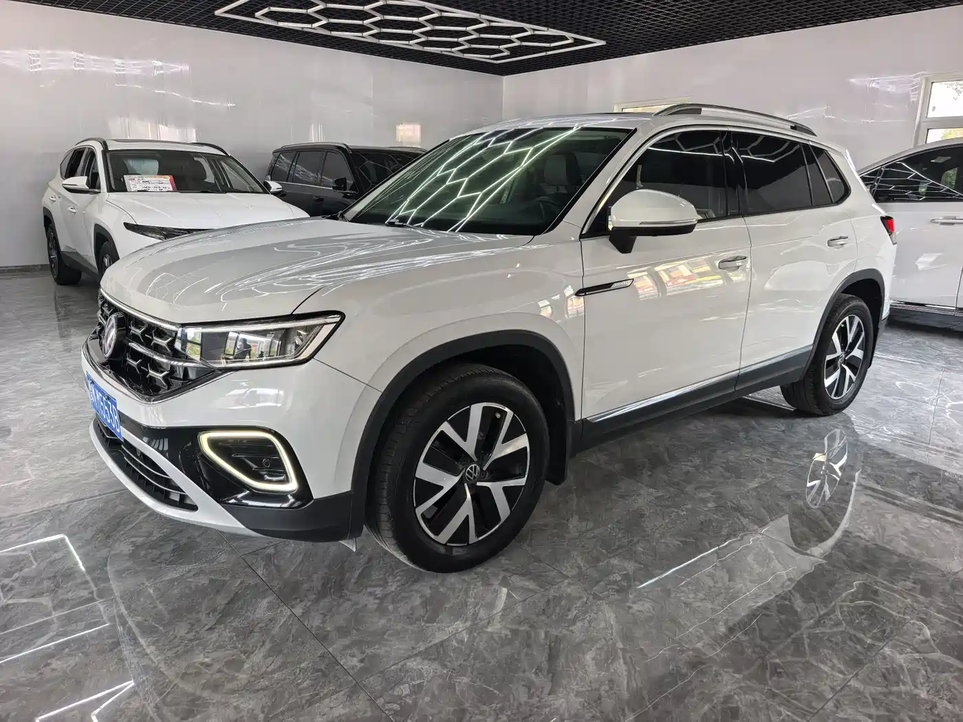 Volkswagen Tayron 2023 280TSI 2WD Luxury Plus Advanced Edition фото 3