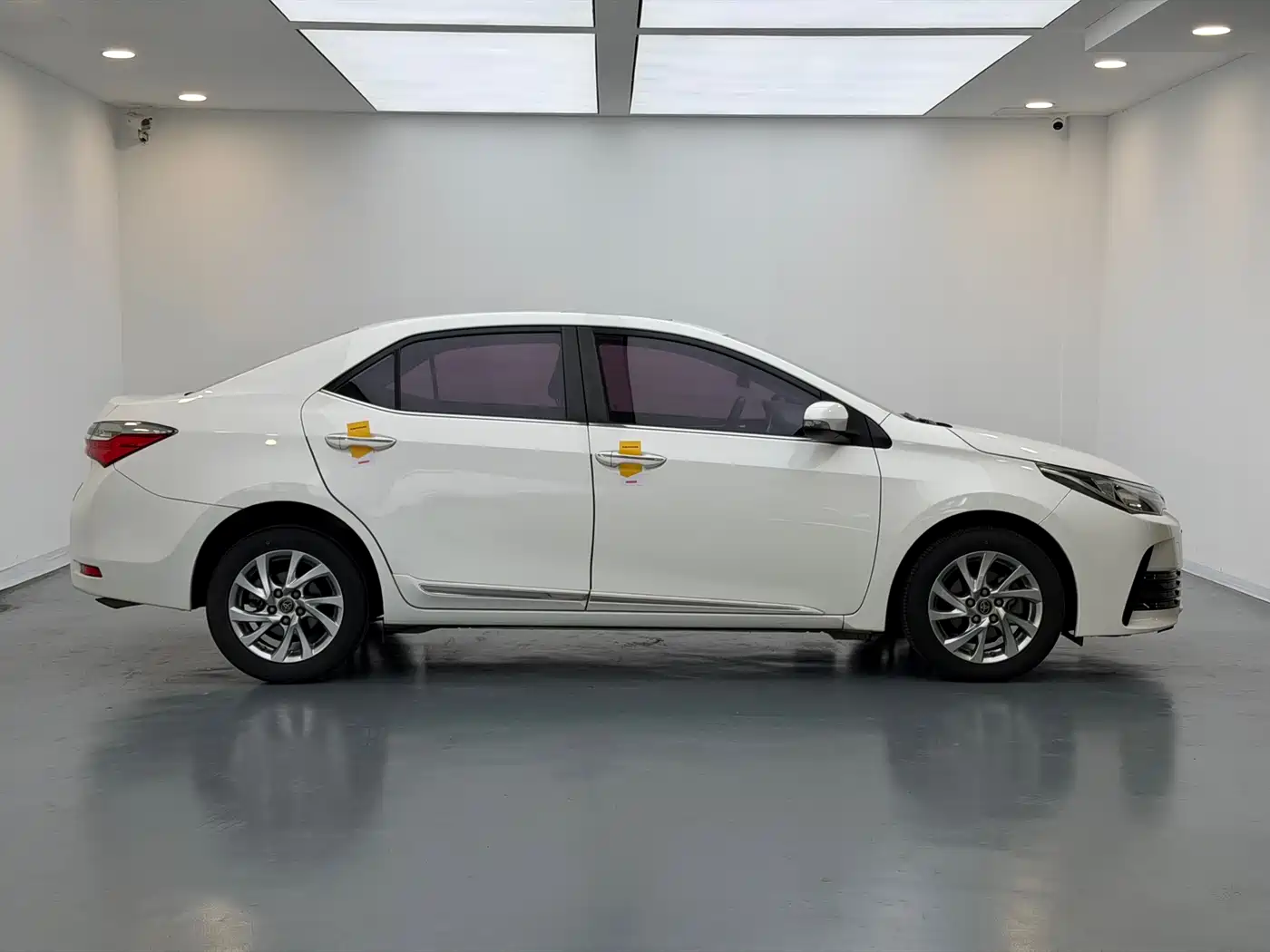 Toyota Corolla 2017 Facelift 1.2T S-CVT GL-i Leather Edition фото 12