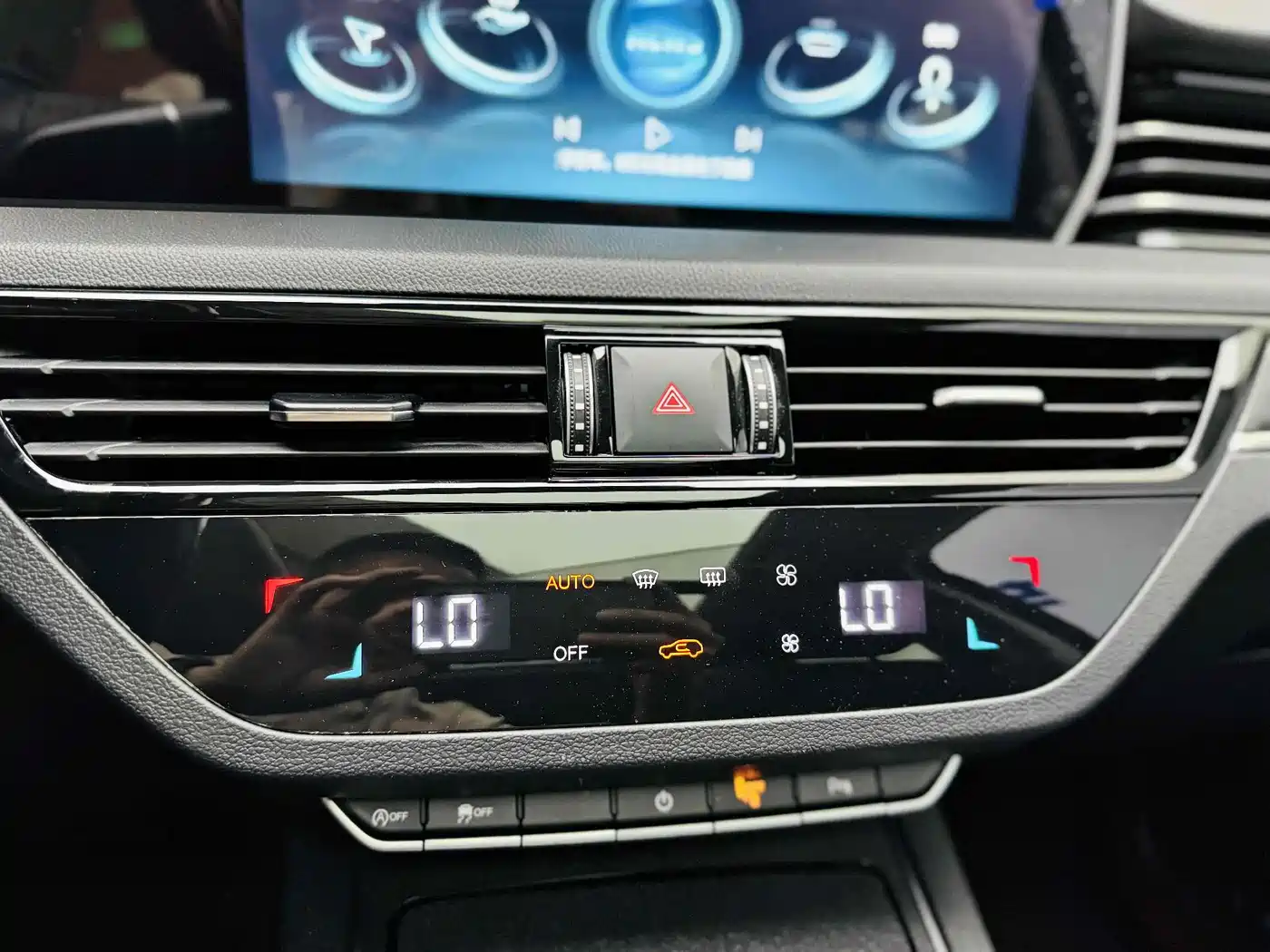 Hongqi HS5 2019 2.0T Smart Connect Joy Edition фото 3