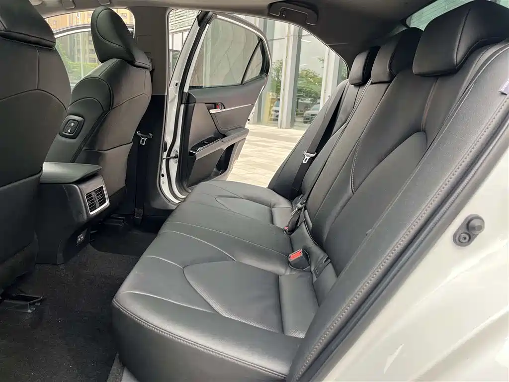 Toyota Camry 2023 2.0G Luxury Edition фото 12