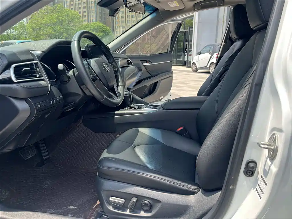Toyota Camry 2021 2.0G Luxury Edition фото 11