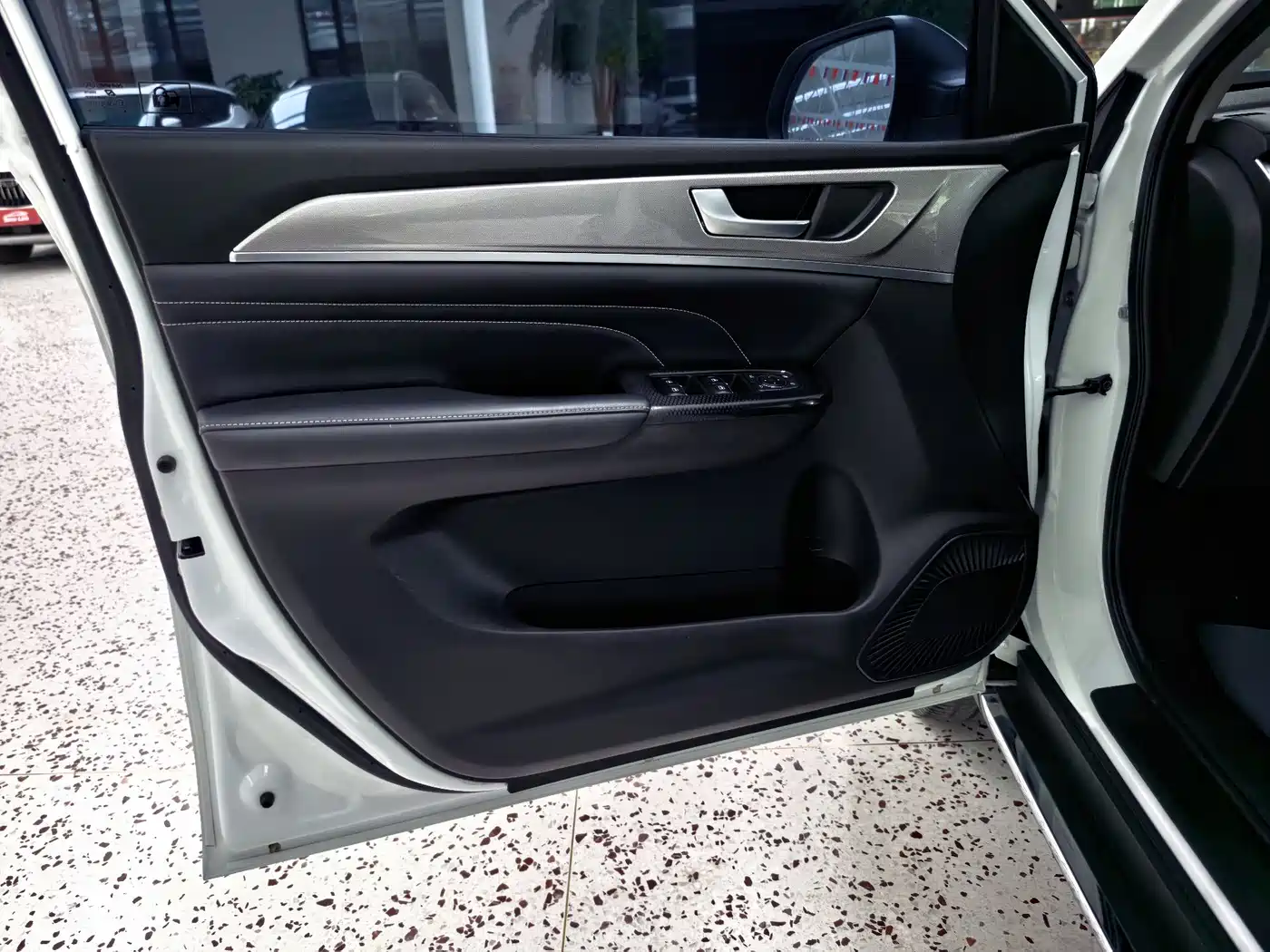 Haval M6 2021 PLUS 1.5T DCT Elite Smart Connect фото 16