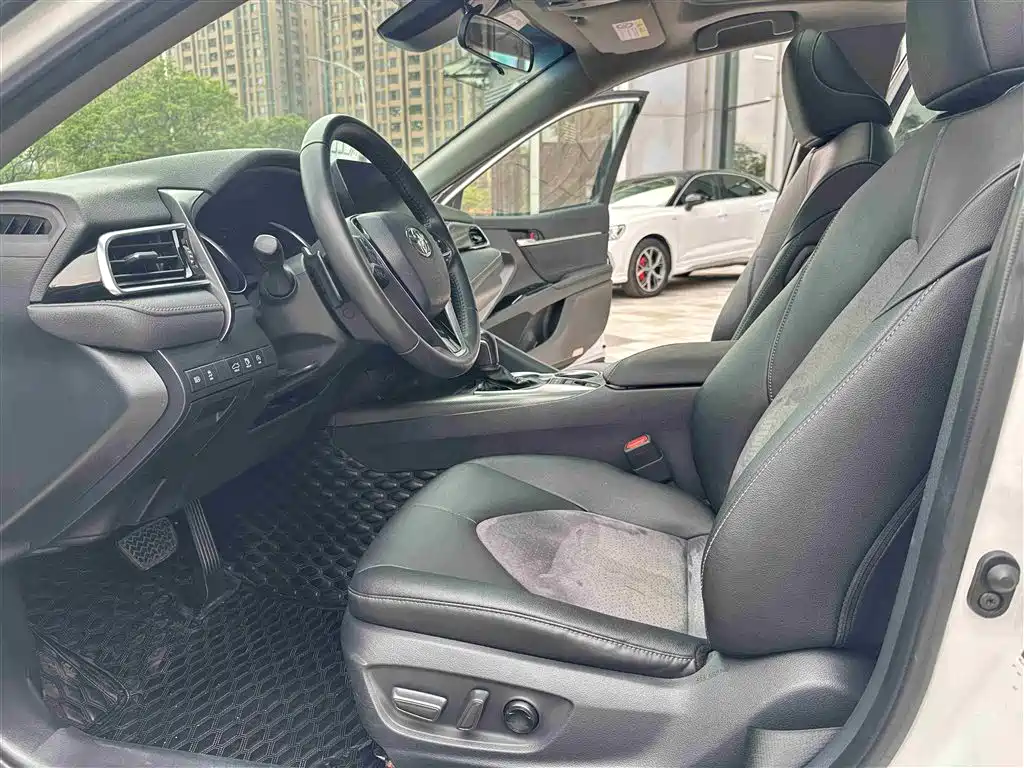 Toyota Camry 2021 2.0S Sporty Edition фото 11