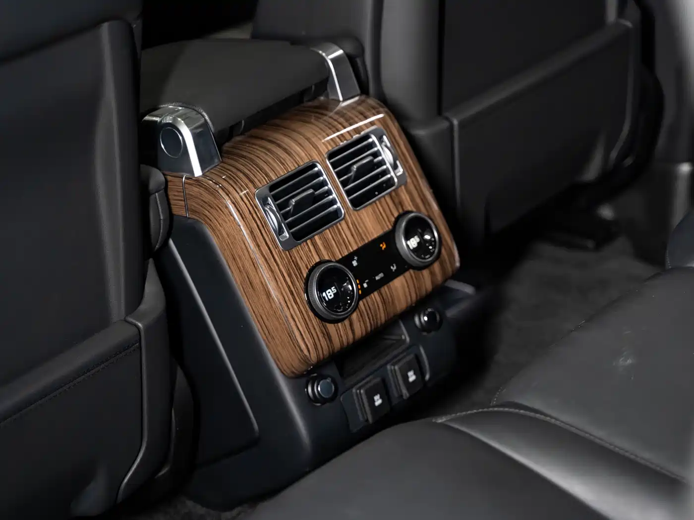 Land Rover Range Rover 2018 3.0 SC V6 Golden Age Edition фото 21