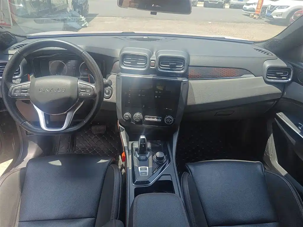 Lynk & Co 03 2021 2.0TD Auto Jin Plus фото 8