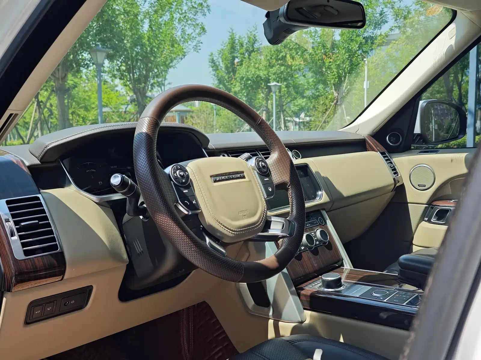 Фото 9 - Land Rover Range Rover