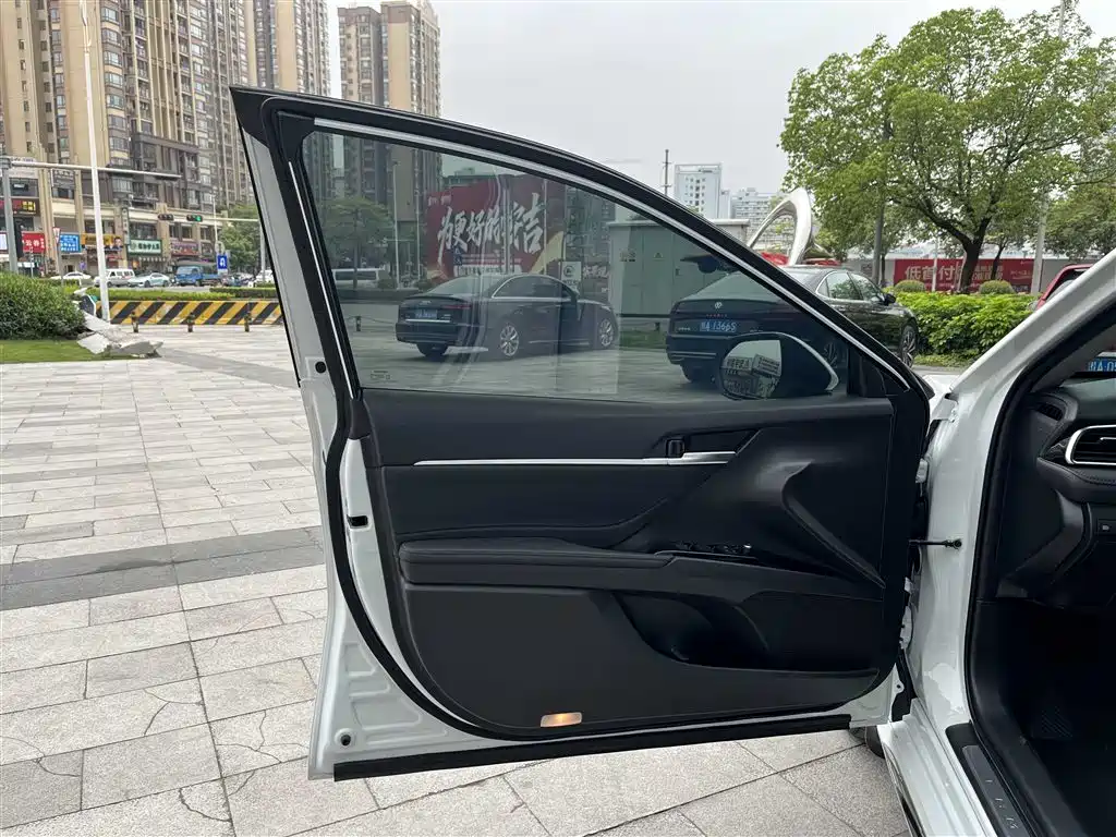 Toyota Camry 2023 2.0G Luxury Edition фото 9