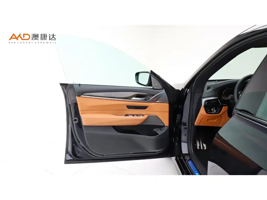 BMW 6 Series GT 2020 630i M Sport Package фото 10