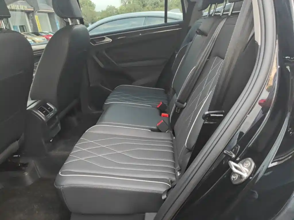 Volkswagen Tiguan L 2025 2024 Outstanding 300TSI Auto 2WD Dragon Soaring Edition