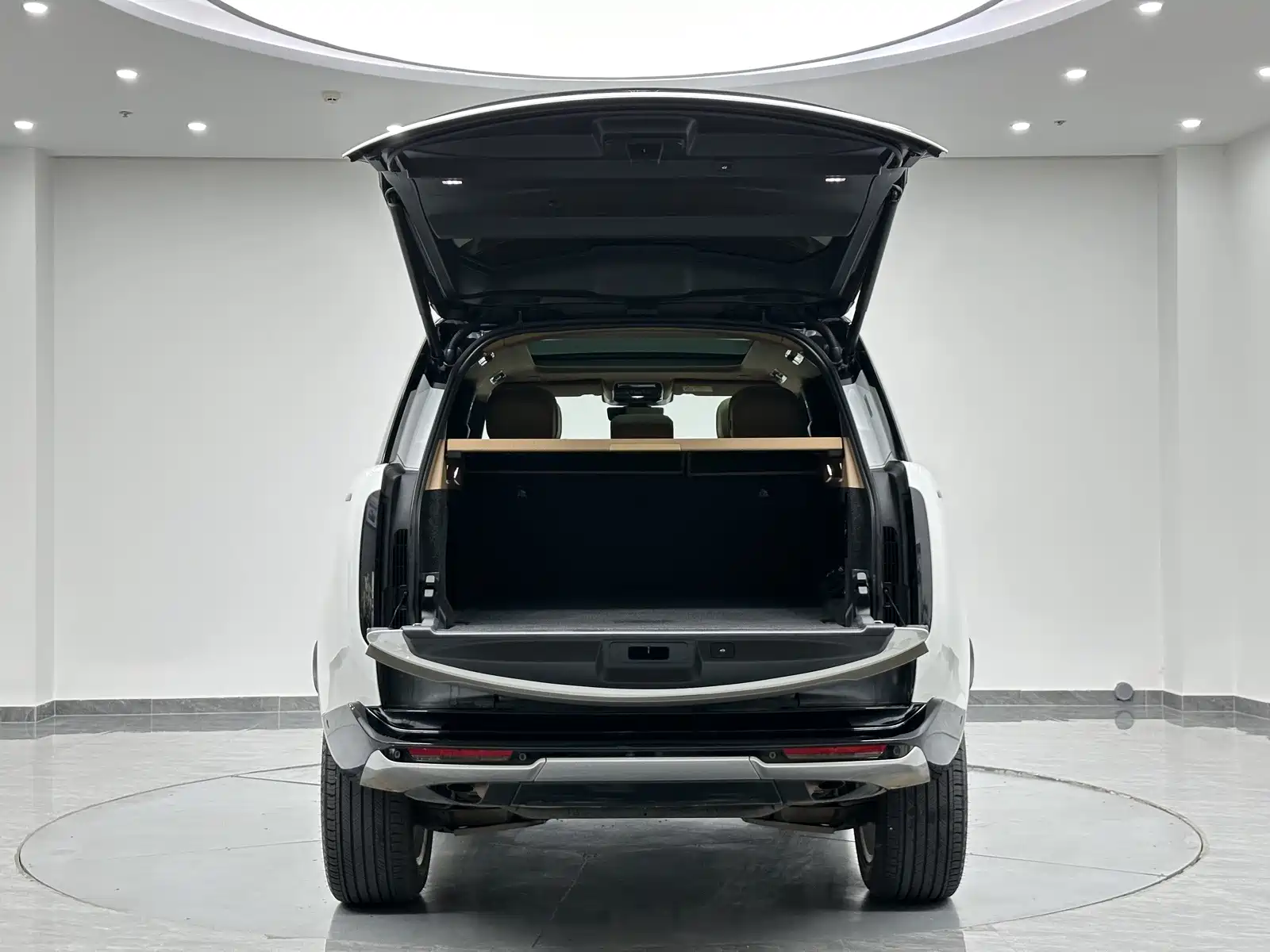 Photo 28 - Land Rover Range Rover