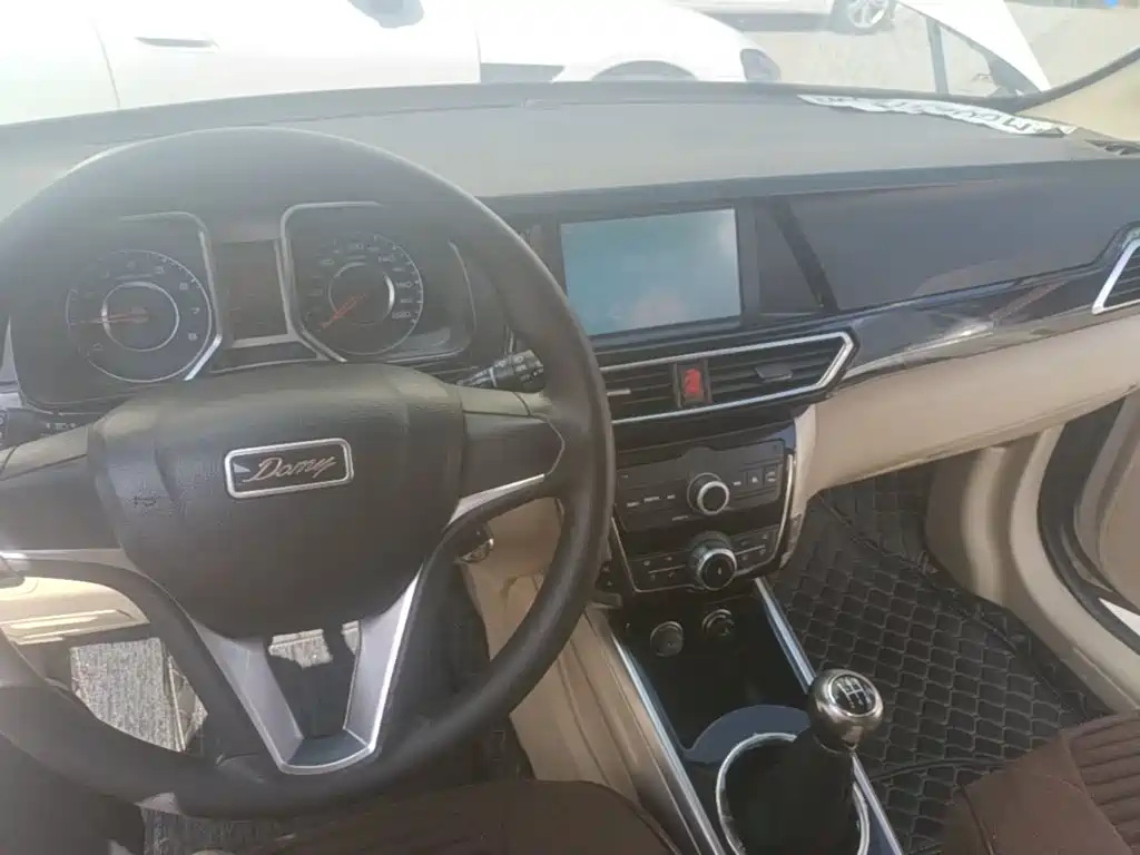 Zotye Damai X5 2017 2017 Value Edition 1.6L Manual Fashion
