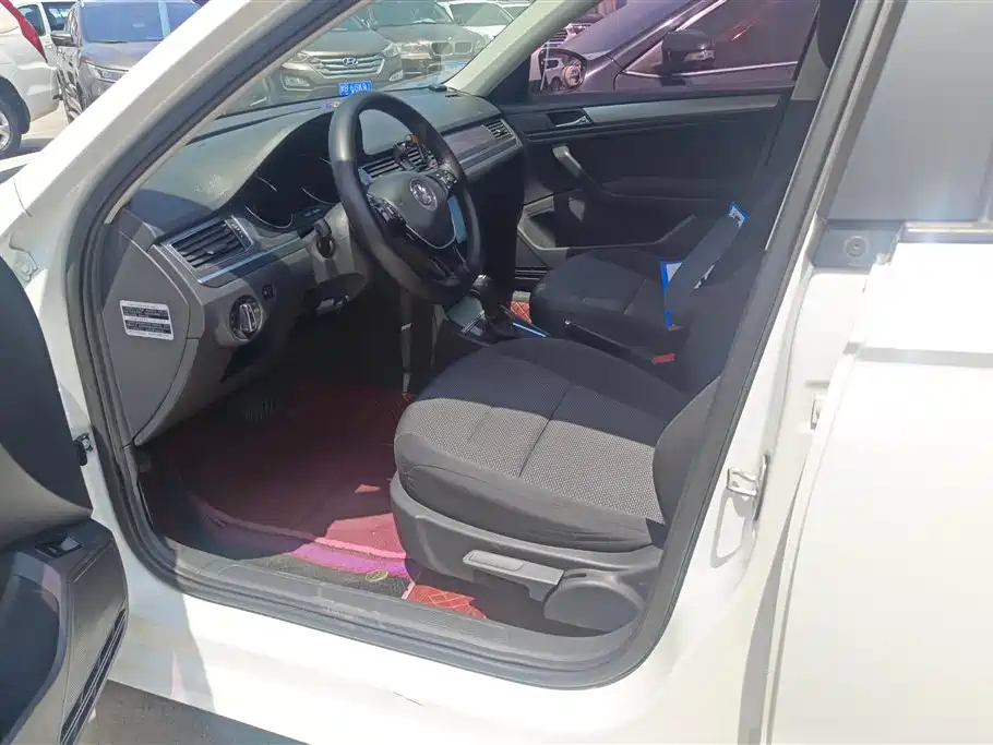 Volkswagen Bora 2016 Model 1.6L Automatic Fashion фото 9
