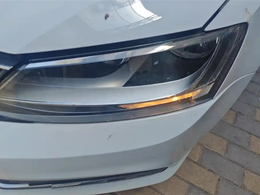 Volkswagen Sagitar 2015 1.6L Manual Fashion фото 5