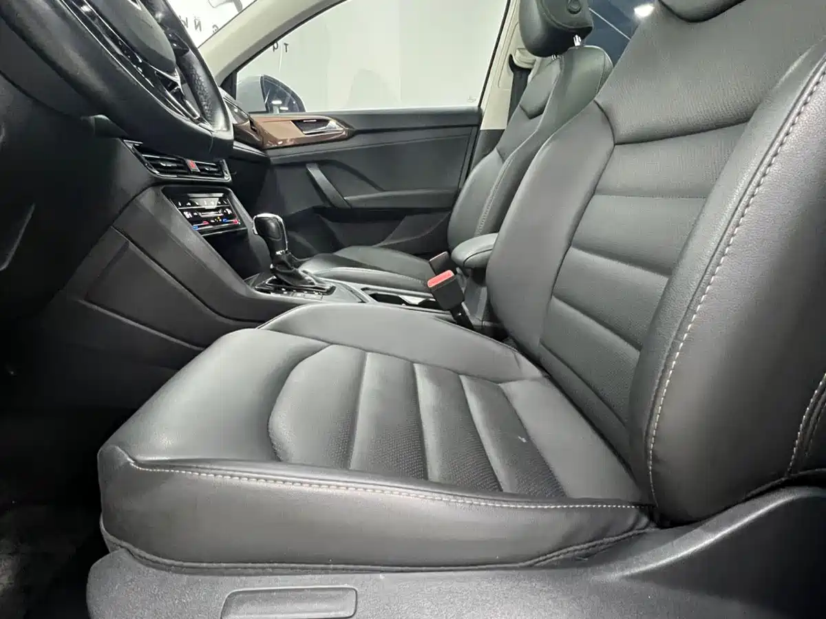 Volkswagen Tharu 2022 280TSI FWD Luxury Edition фото 11