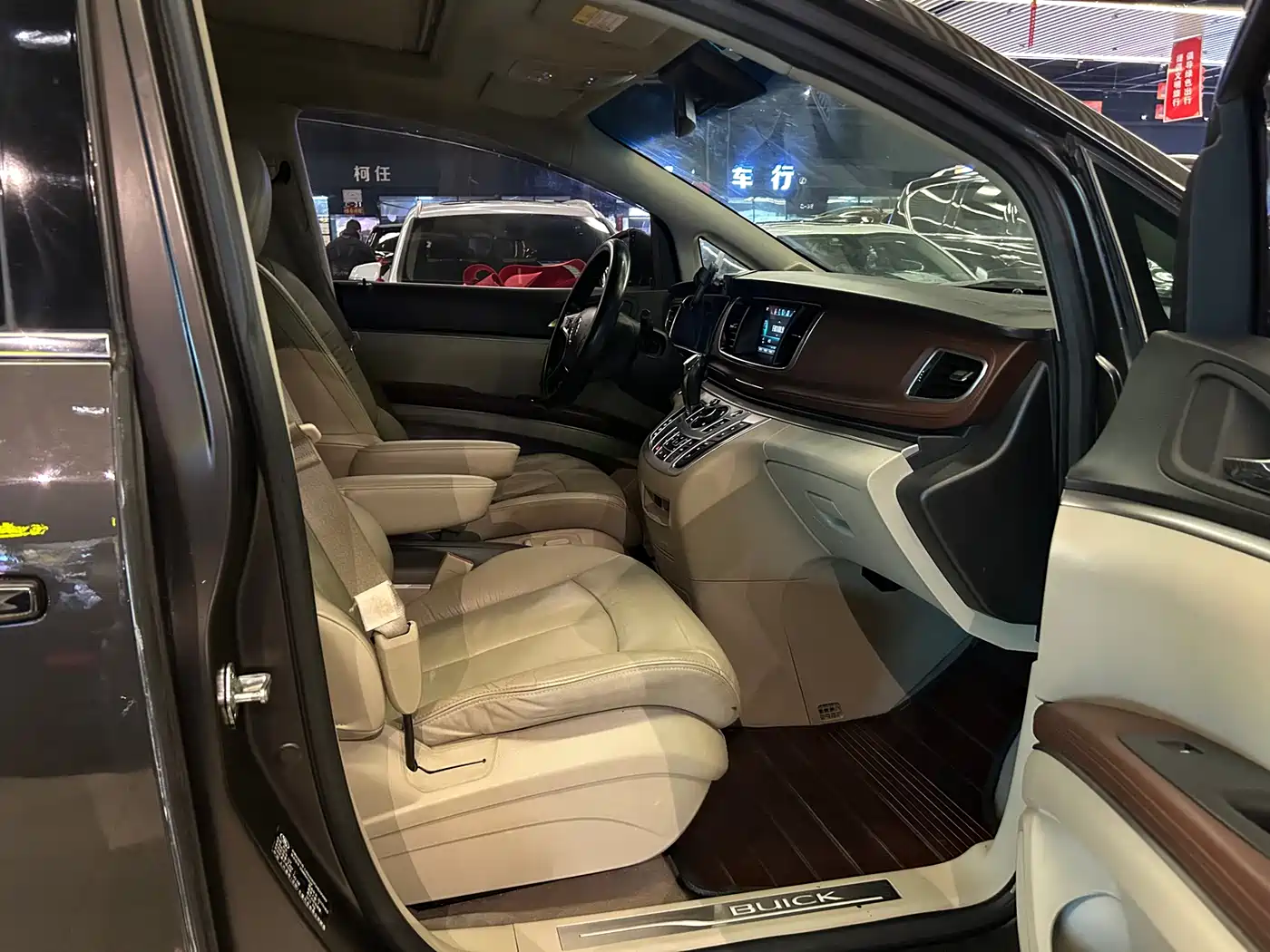Buick GL8 2017 25S Premium Model China V фото 5