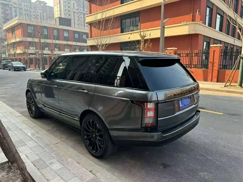 Land Rover Range Rover 2015 3.0 TDV6 Vogue фото 5
