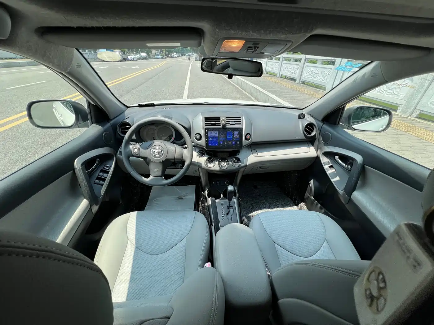 Toyota RAV4 Rongfang 2010 2.4L Automatic Luxury Upgrade Edition фото 7