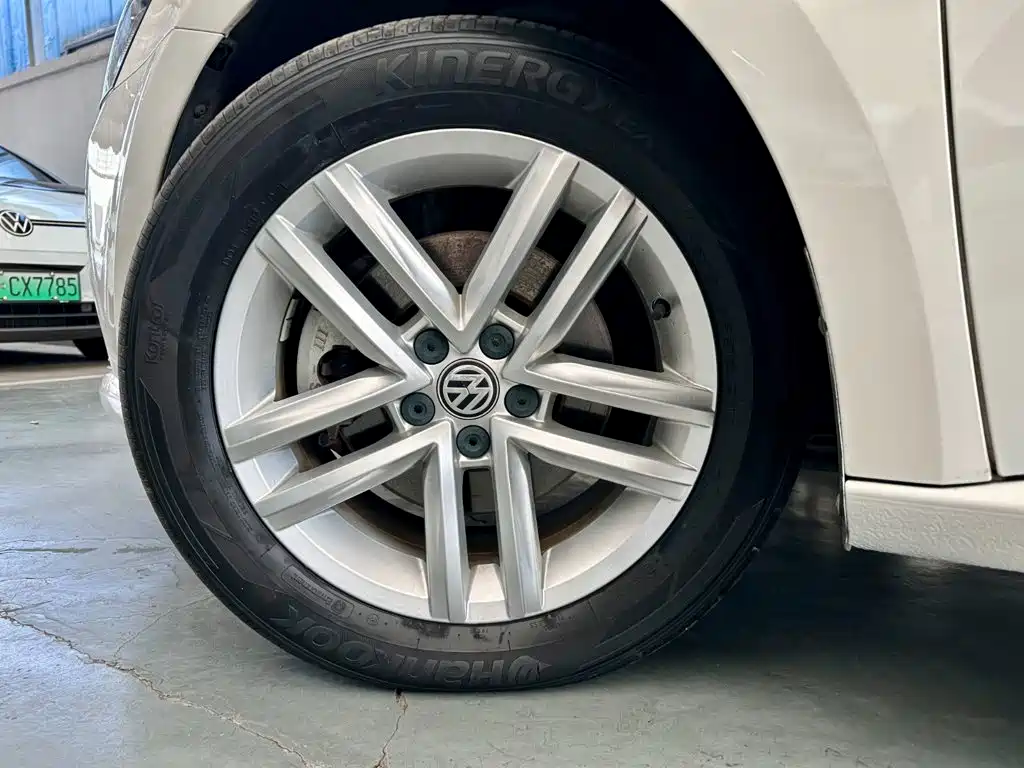Volkswagen Lavida Tour 2018 2017 180TSI DSG Comfort Edition