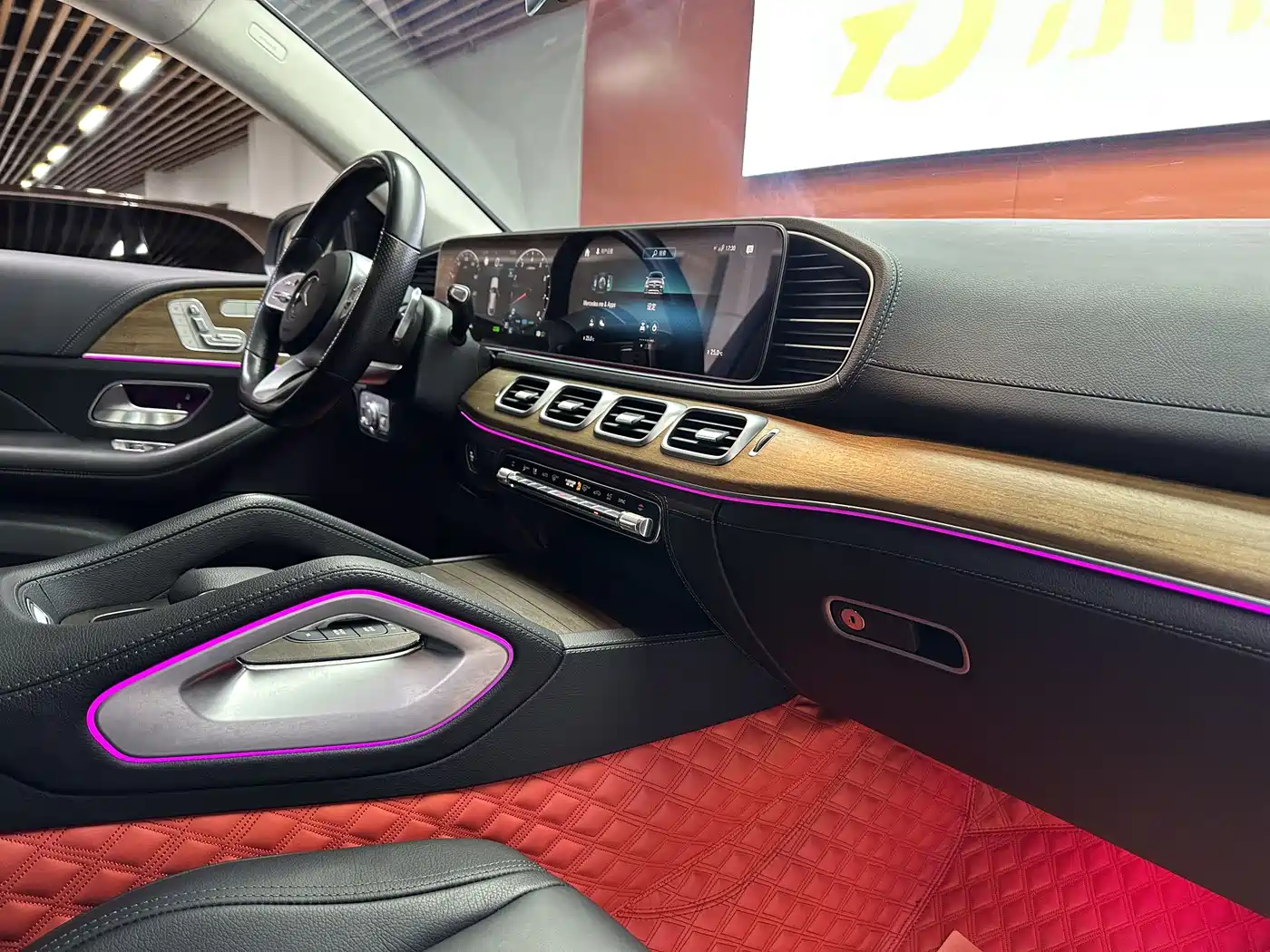Mercedes-Benz GLE Coupe 2020 GLE 450 4MATIC Coupe SUV Luxury фото 17