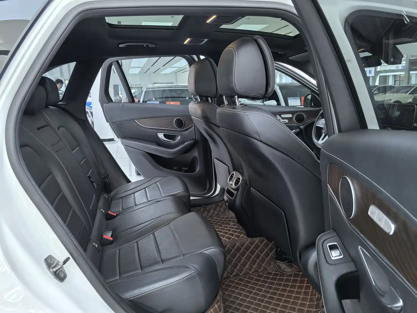 Mercedes-Benz GLC 2020 GLC 260 L 4MATIC Luxury фото 12