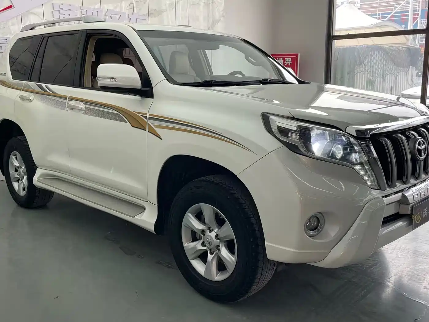 Toyota Prado (Import) 2010 2.7L Automatic Standard фото 3