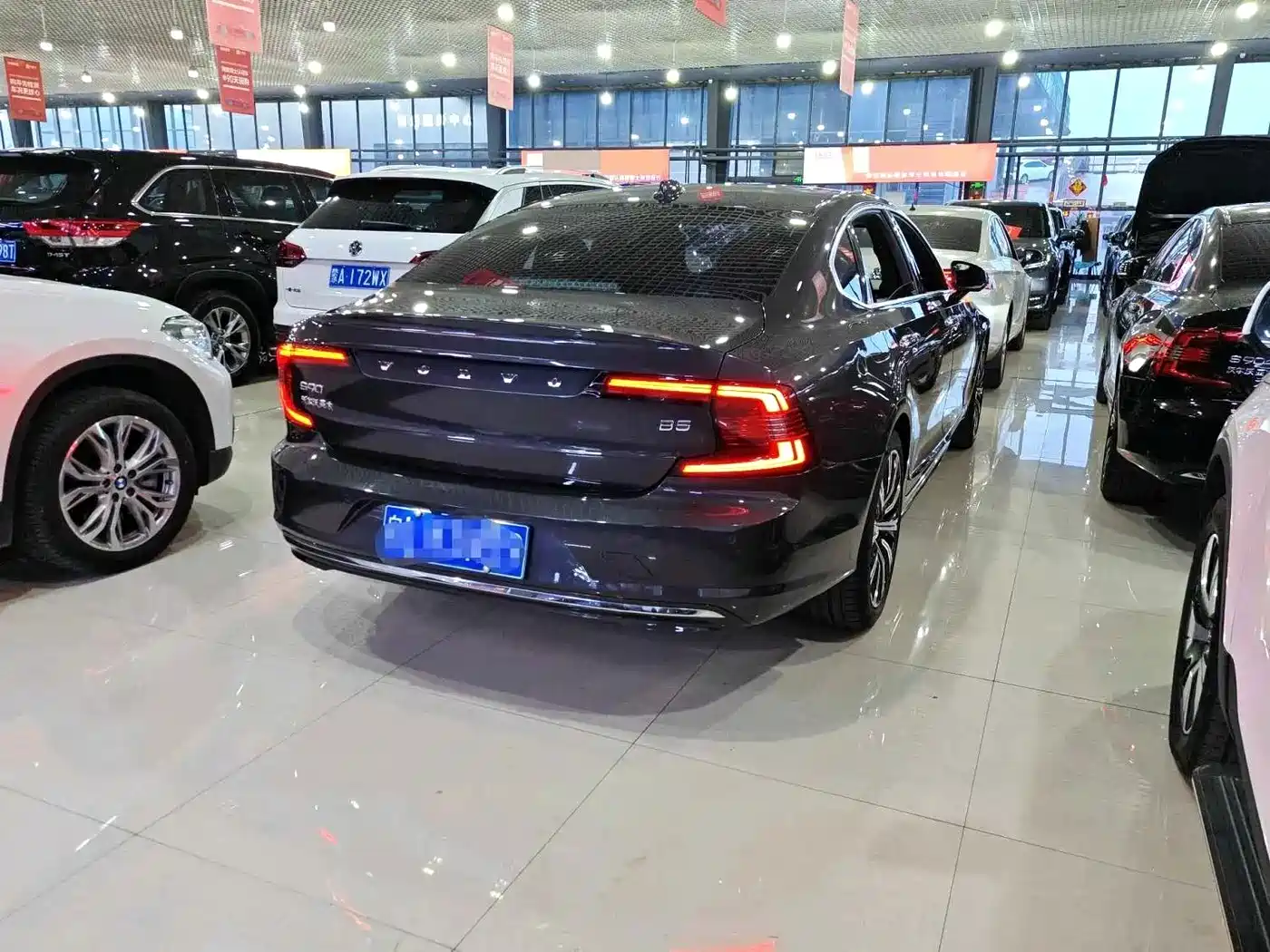 Фото 4 - Volvo S90