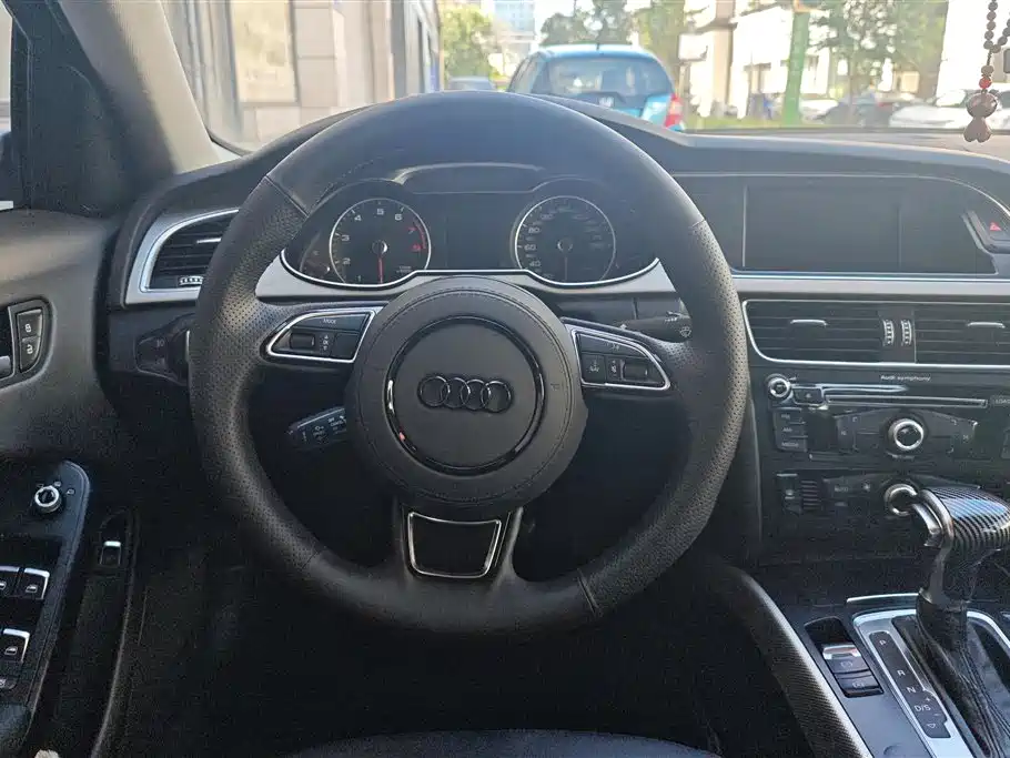 Audi A4L 2013 35 TFSI Automatic Standard фото 15