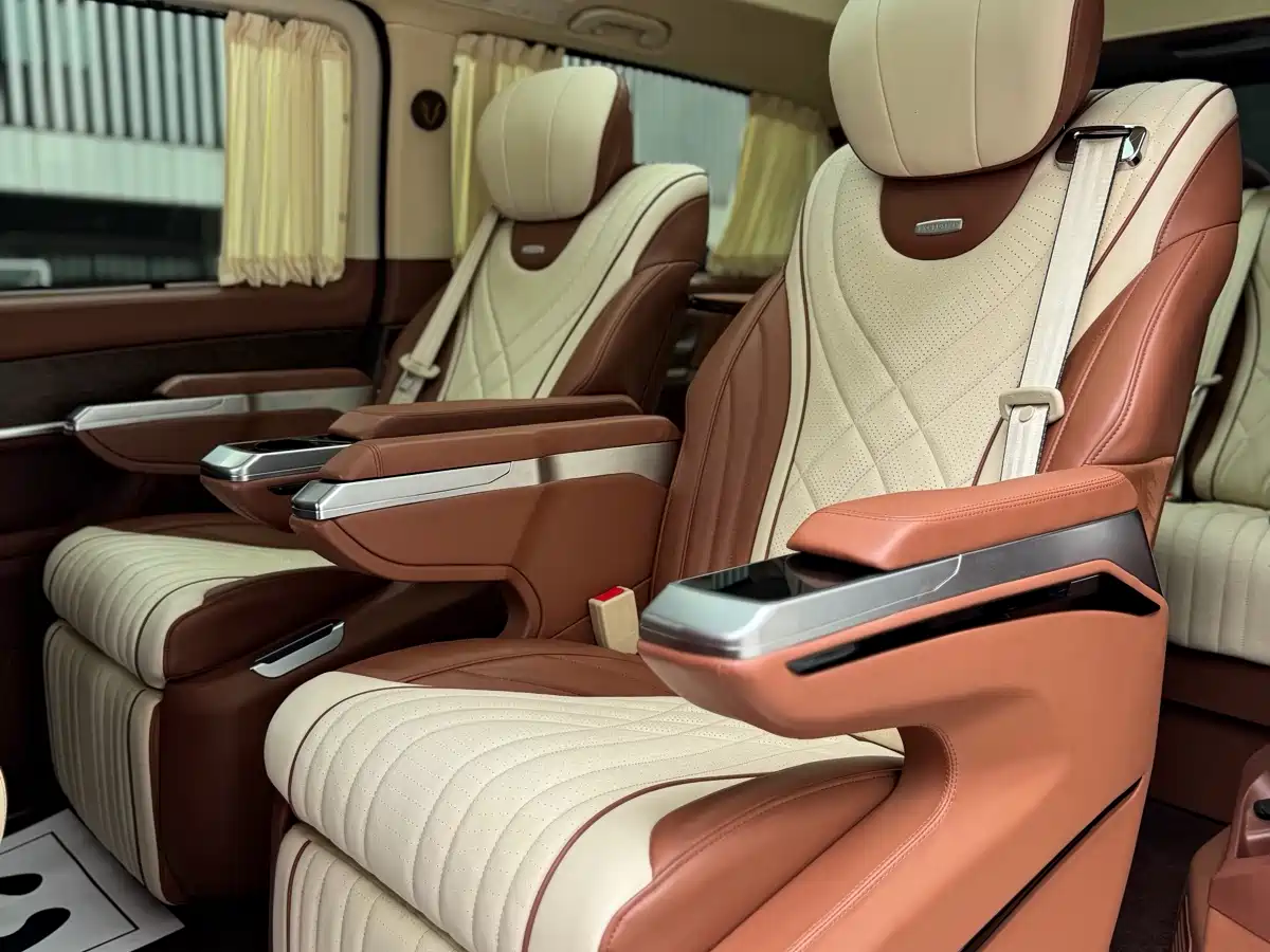 Mercedes-Benz V-Class 2022 V 260 L Long Wheelbase Luxury Edition фото 9