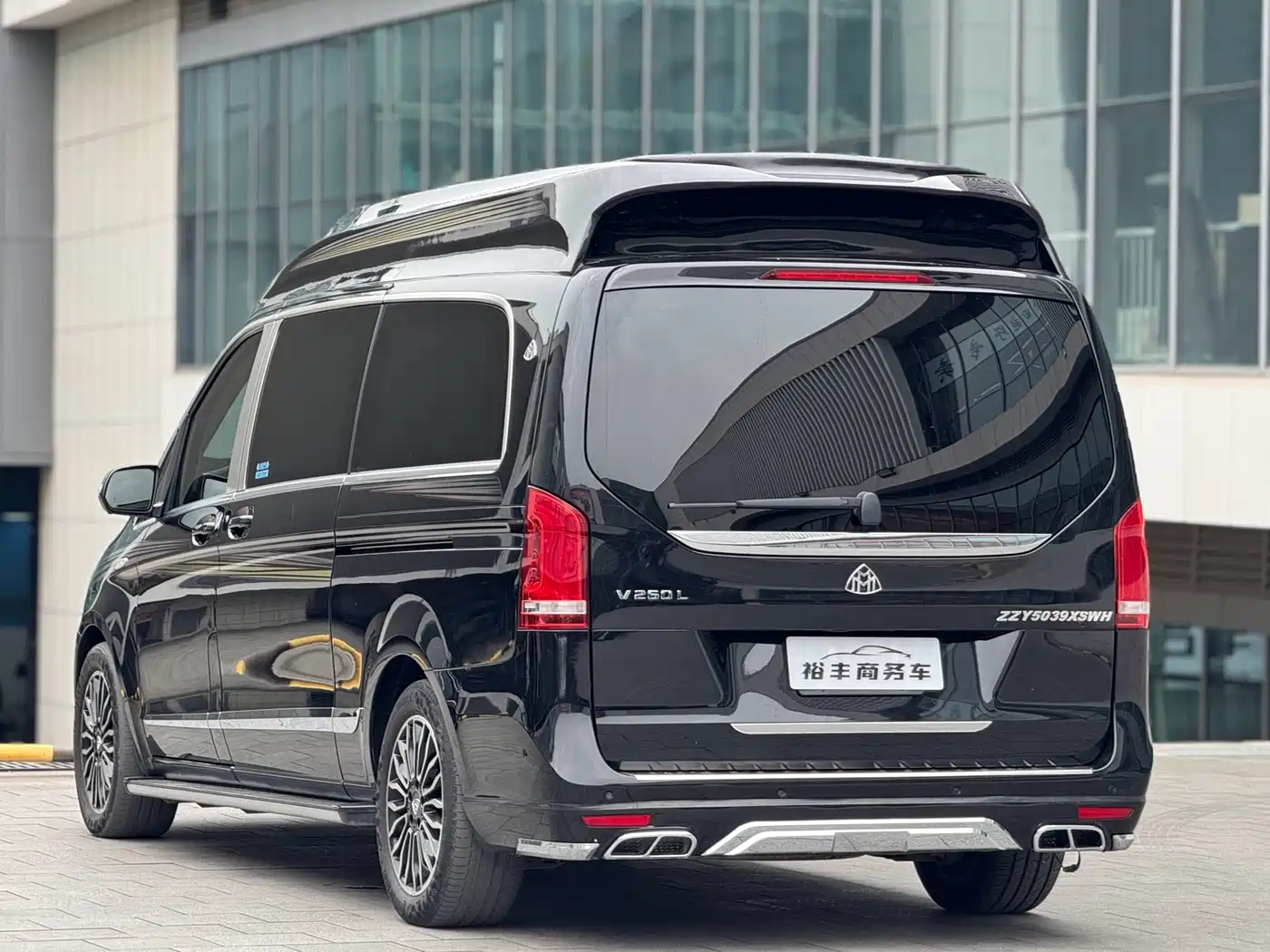 Mercedes-Benz V-Class 2022 V 260 L Long Wheelbase Luxury Edition фото 14