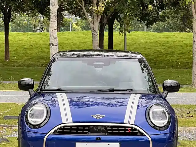 MINI 2025 Model 2.0T COOPER S Artist 5-Door — фото 2