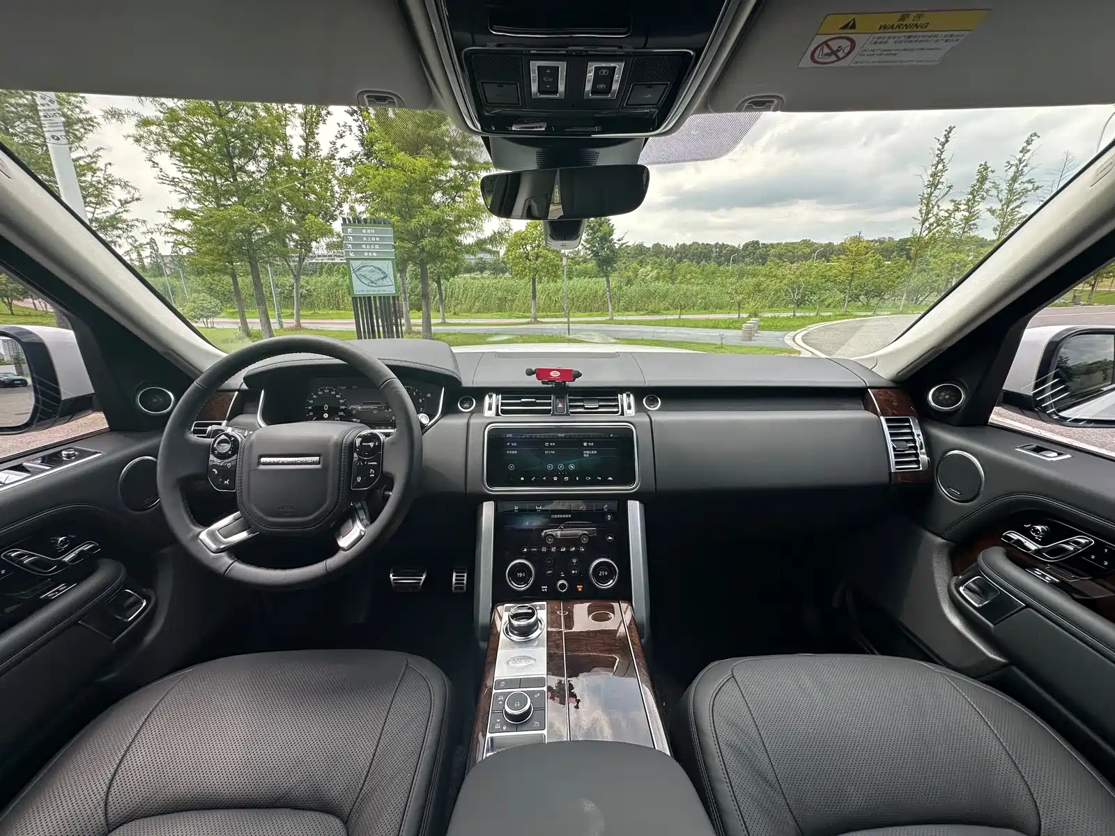 Photo 17 - Land Rover Range Rover
