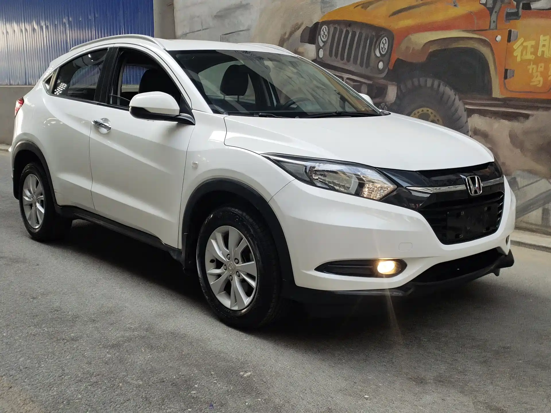 Photo 3 - Honda Vezel
