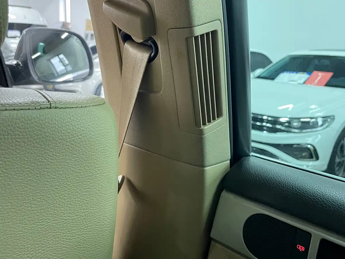 Volkswagen Touareg 2007 3.6L Standard Configuration фото 13