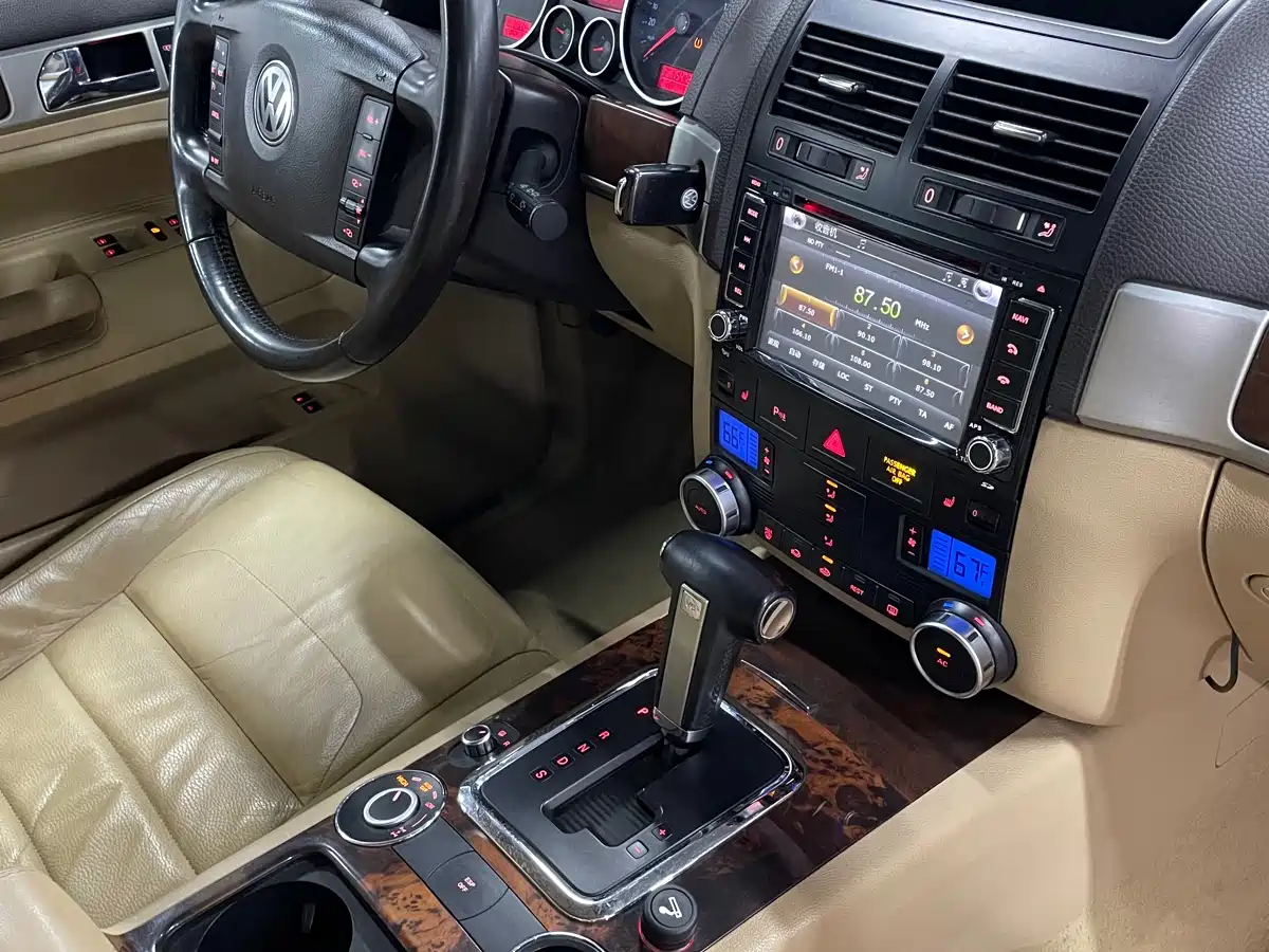 Volkswagen Touareg 2007 3.6L Standard Configuration фото 17