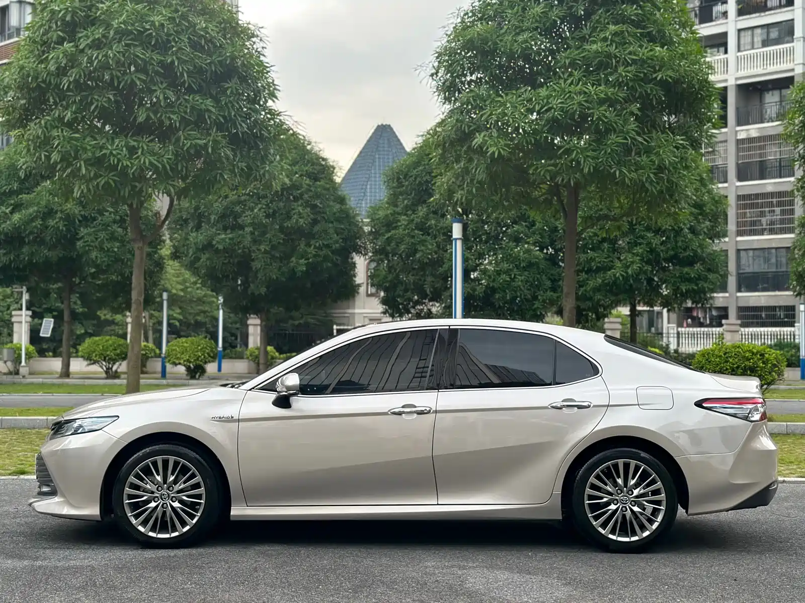 Фото 4 - Toyota Camry