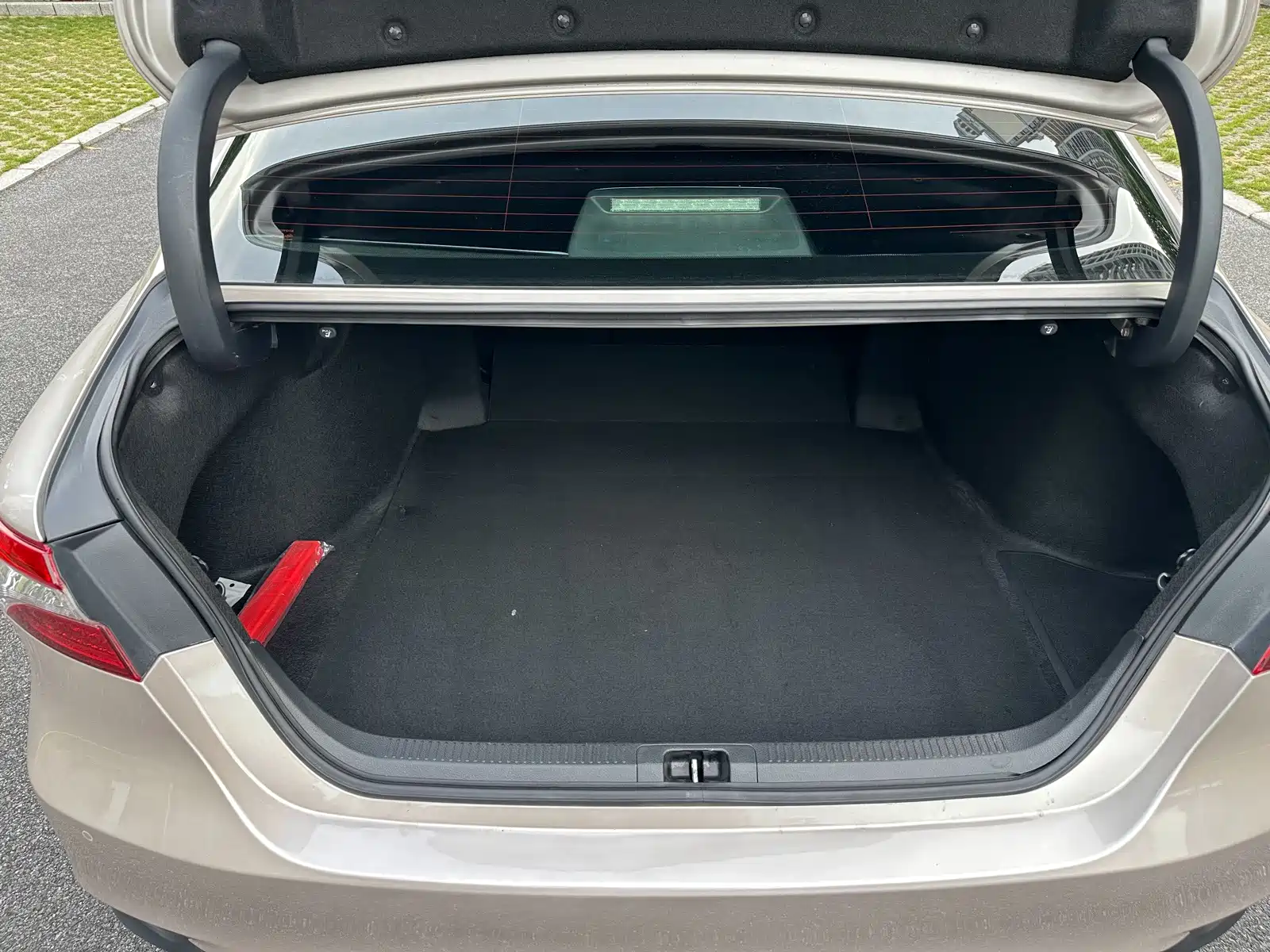 Фото 30 - Toyota Camry