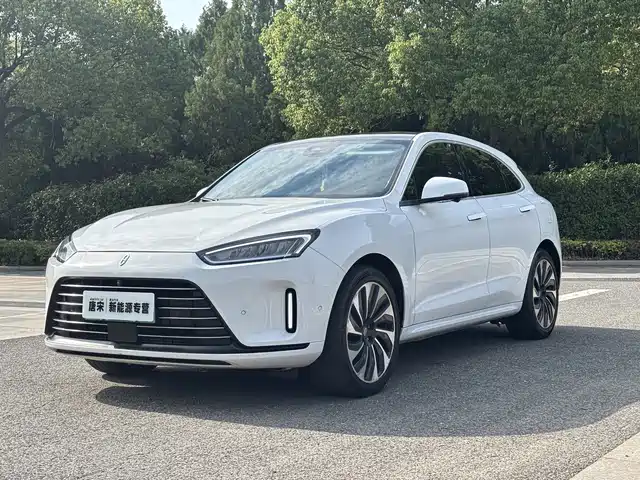 AITO M5 Последовательный гибрид, полный привод, Перформанс