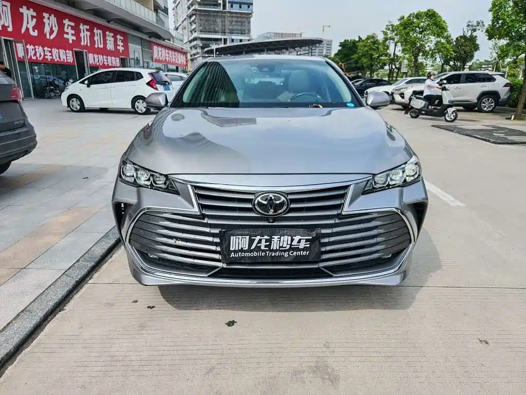 Toyota Avalon 2020 2019 2.0L XLE Premium Edition (China VI)