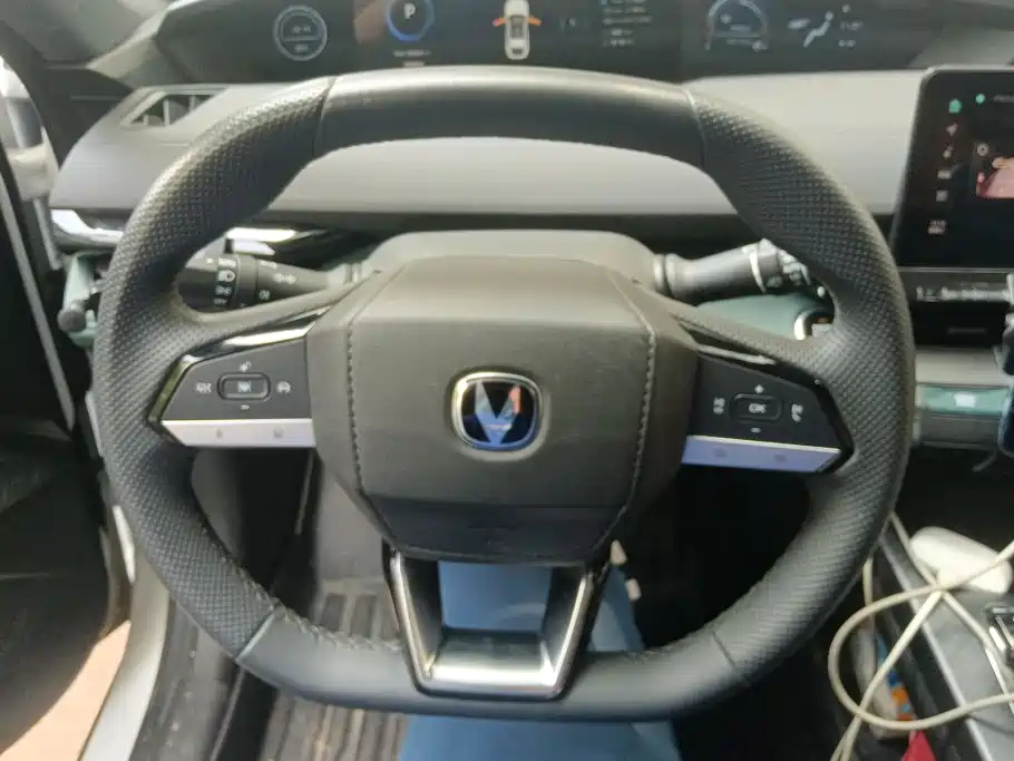Changan UNI-V iDD 2025 2024 Blue Whale Smart iDD 136km Smart Cool