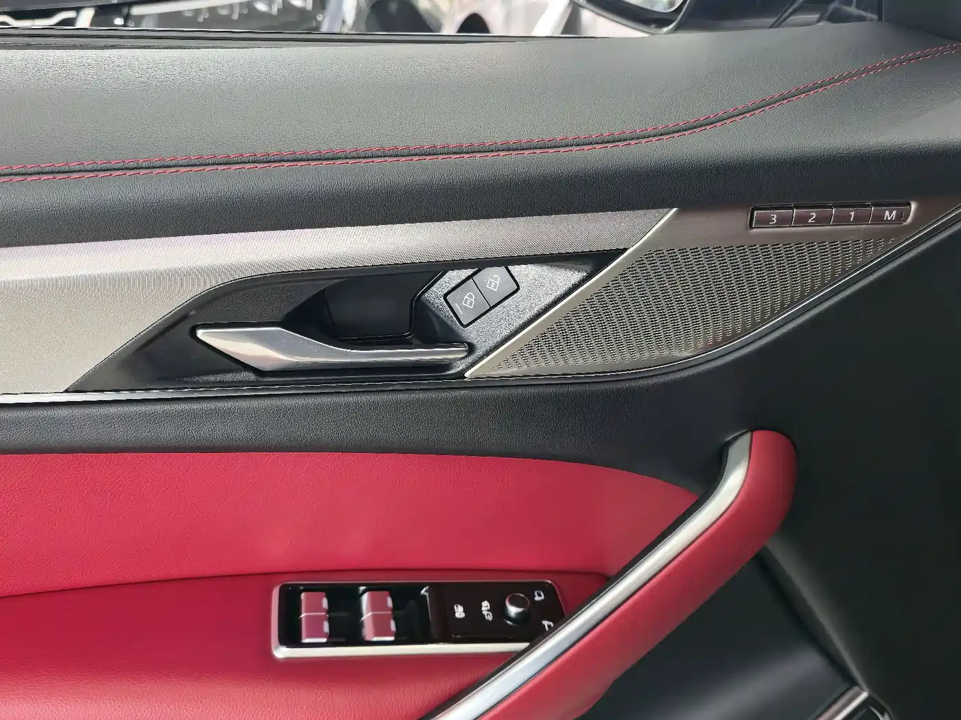 Jaguar F-PACE 2024 P250 R-Dynamic S фото 13