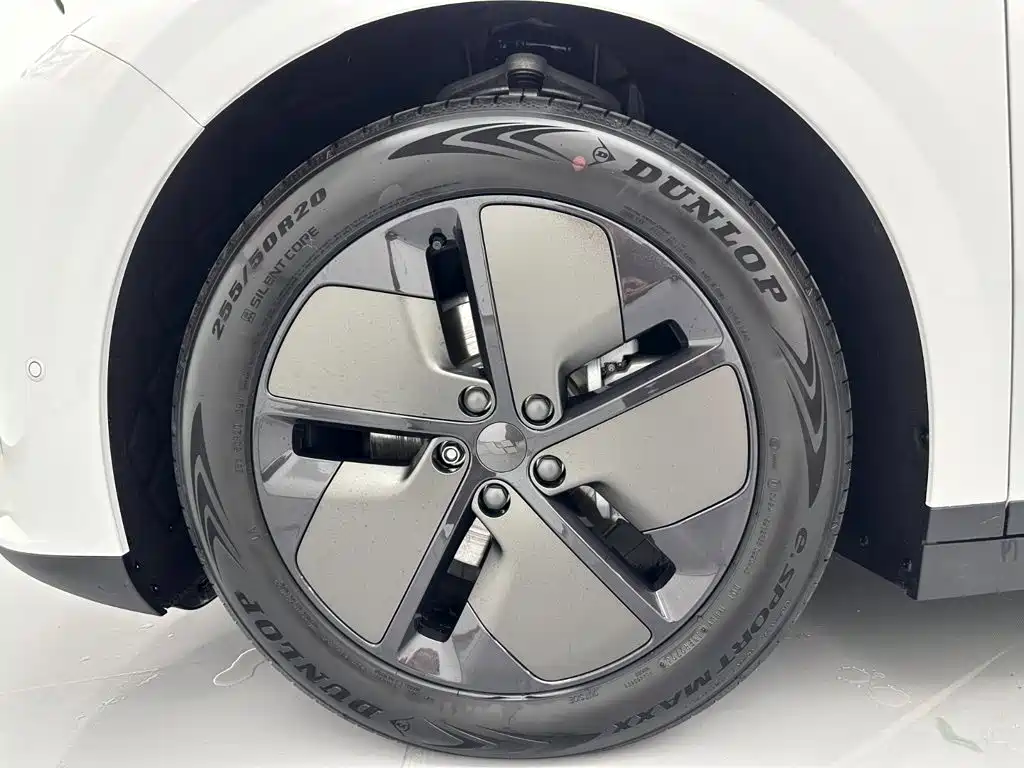 Li Auto i6 2026 2025 2WD Base Model