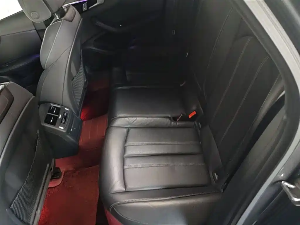 Audi A4L 2024 40 TFSI Luxury Dynamic фото 17