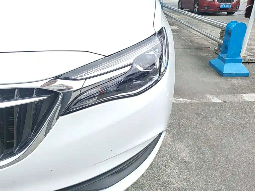 Фото 24 - Buick Excelle