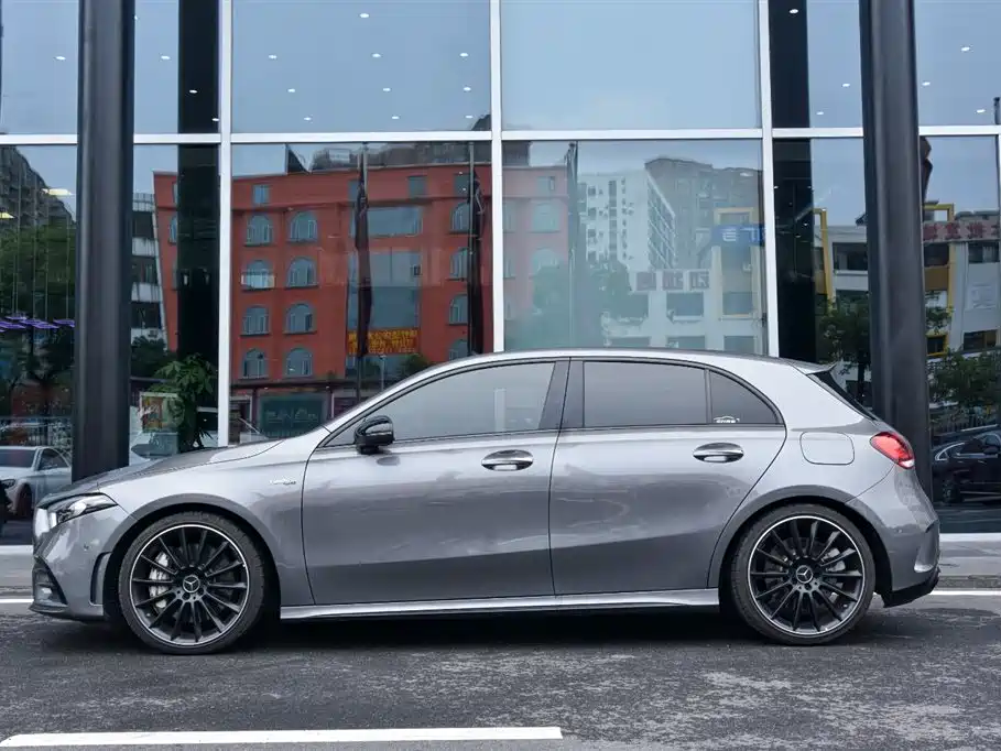 Mercedes-Benz A-Class AMG 2023 Model Year AMG A 35 L 4MATIC фото 4