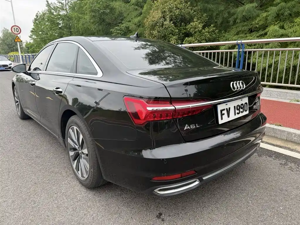 Audi A6L 2021 45 TFSI Exclusive Elegance фото 4