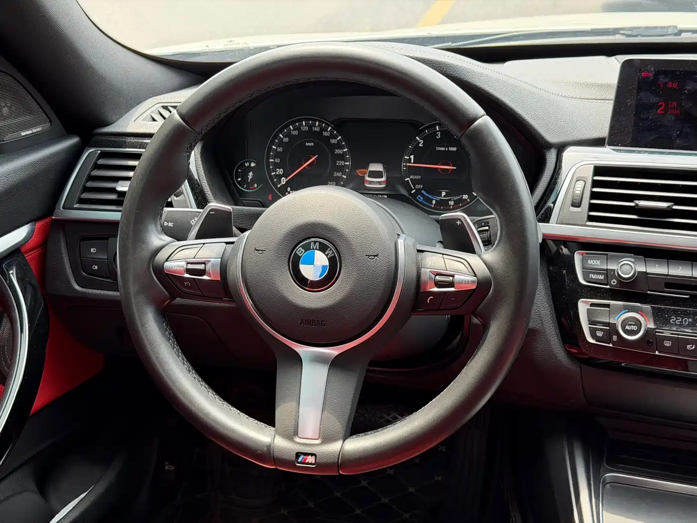 BMW 3 Series GT 2018 320i M Sport фото 14
