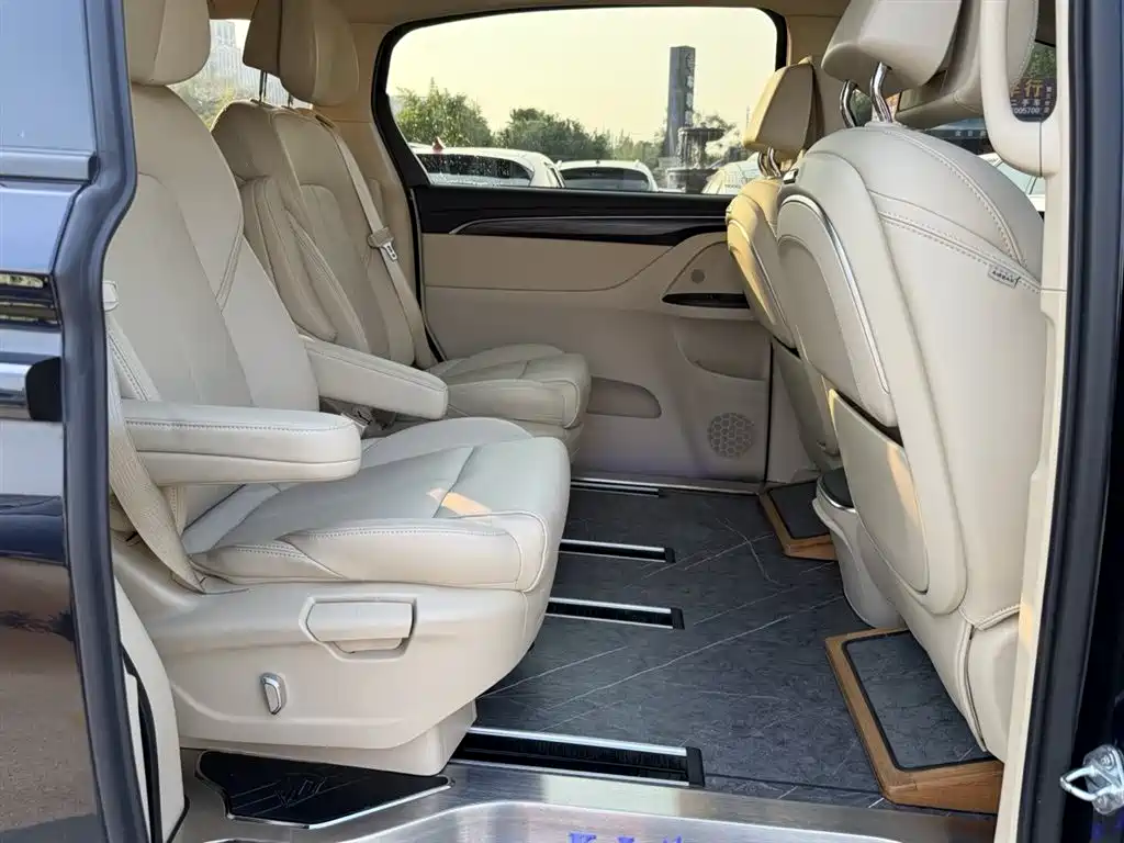 Buick GL8 2023 ES Landmaster Exclusive фото 6